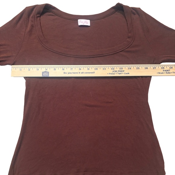 Pink Lily Women’s Brown Ribbed Scoop Neck Long Sleeve Regular Fit Size Medium - Picture 3 of 7